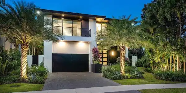 775 Park Drive W