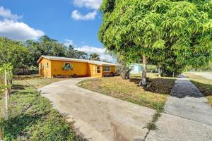 708 SW 8th Court