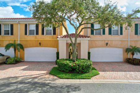 22 Tall Oaks Circle