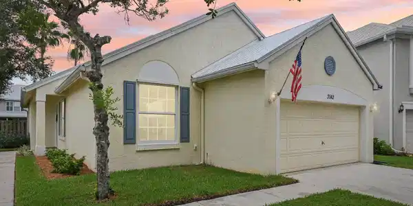 3142 SW Solitaire Palm Drive