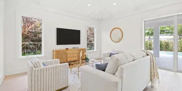 Image 3: 775 acacia LR with TV