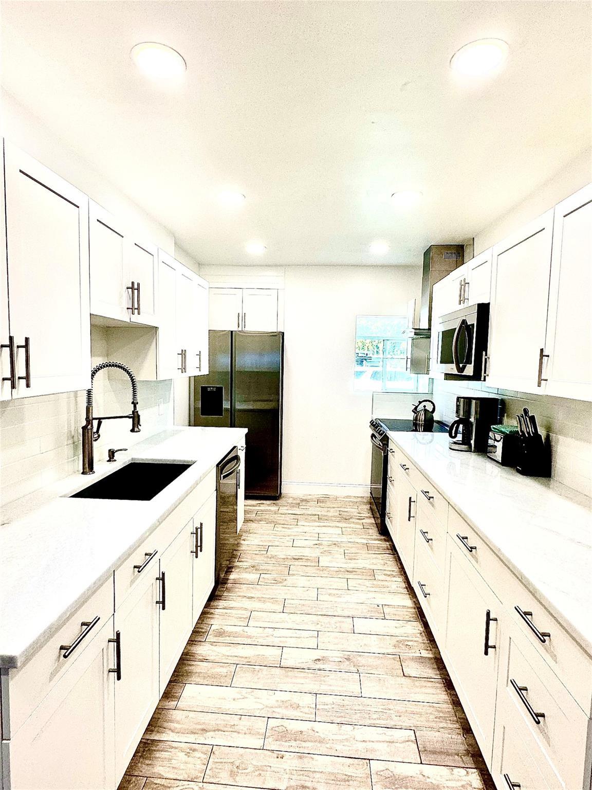 Image 4: Kitchen of main house