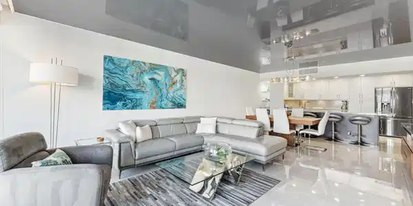 Image 3: Open floor plan with 24" porcelain tile floor
