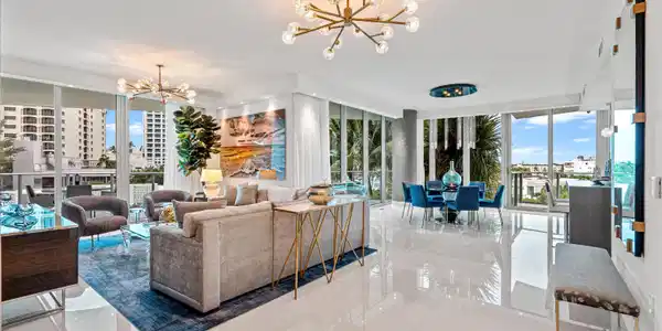 Image 4: LIVING_ROOM_ANGLE_LEFT