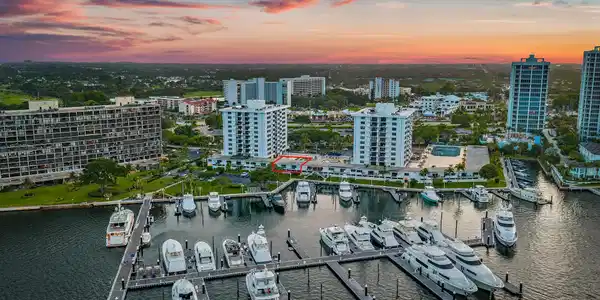 Image 3: Intracoastal View