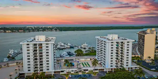 Image 4: Intracoastal View