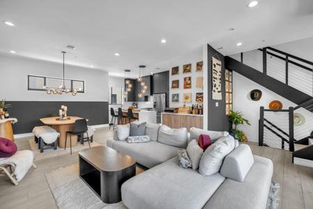 835 NE 17th Ter