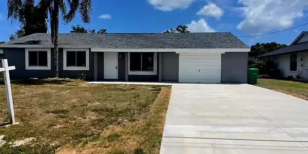 2365 SE Aneci Street