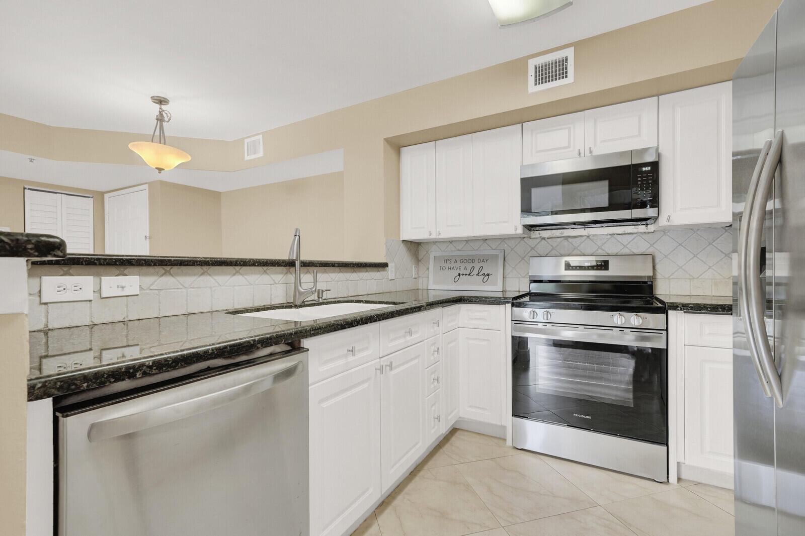 Image 3: Kitchen