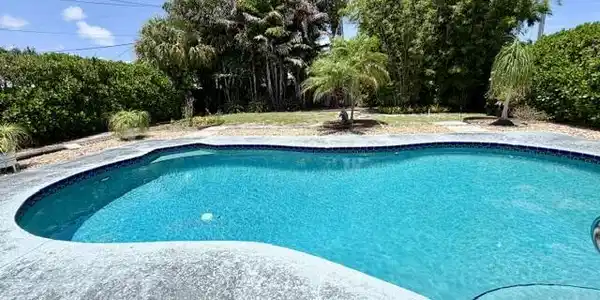 Image 3: Private Pool