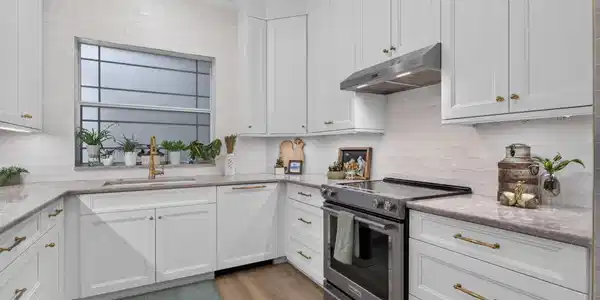 Image 3: 12-web-or-mls-2025-9310