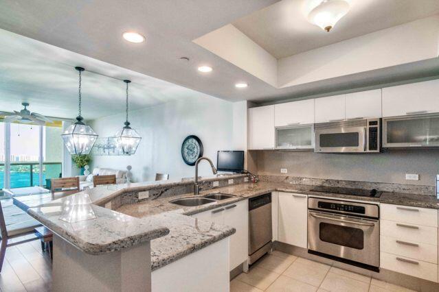 Image 4: open Kitchen