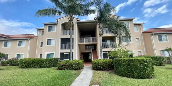 1570 S 42nd Circle