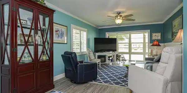 Image 3: 6