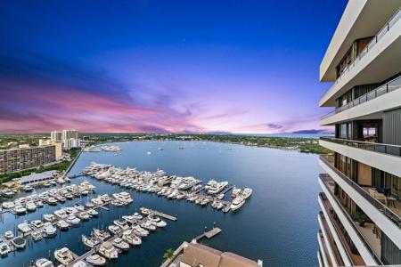 100 Lakeshore Drive