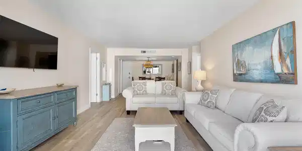 Image 2: Living area