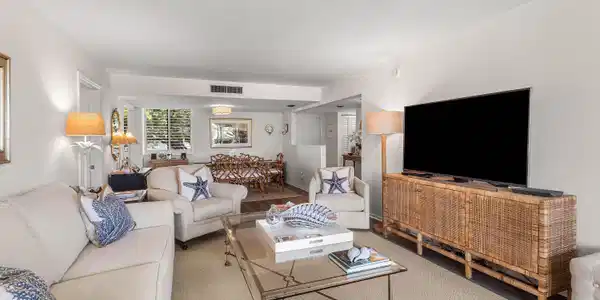 Image 4: 015-1605SouthUSHighway1-M1206-Jupiter-FL