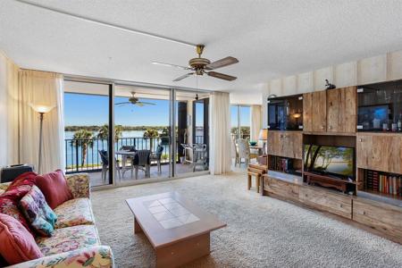126 Lakeshore Drive