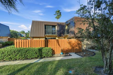 5804 SE Windsong Lane