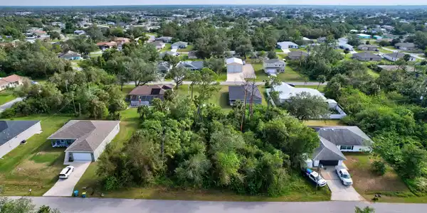 Image 4: 04_aerial view