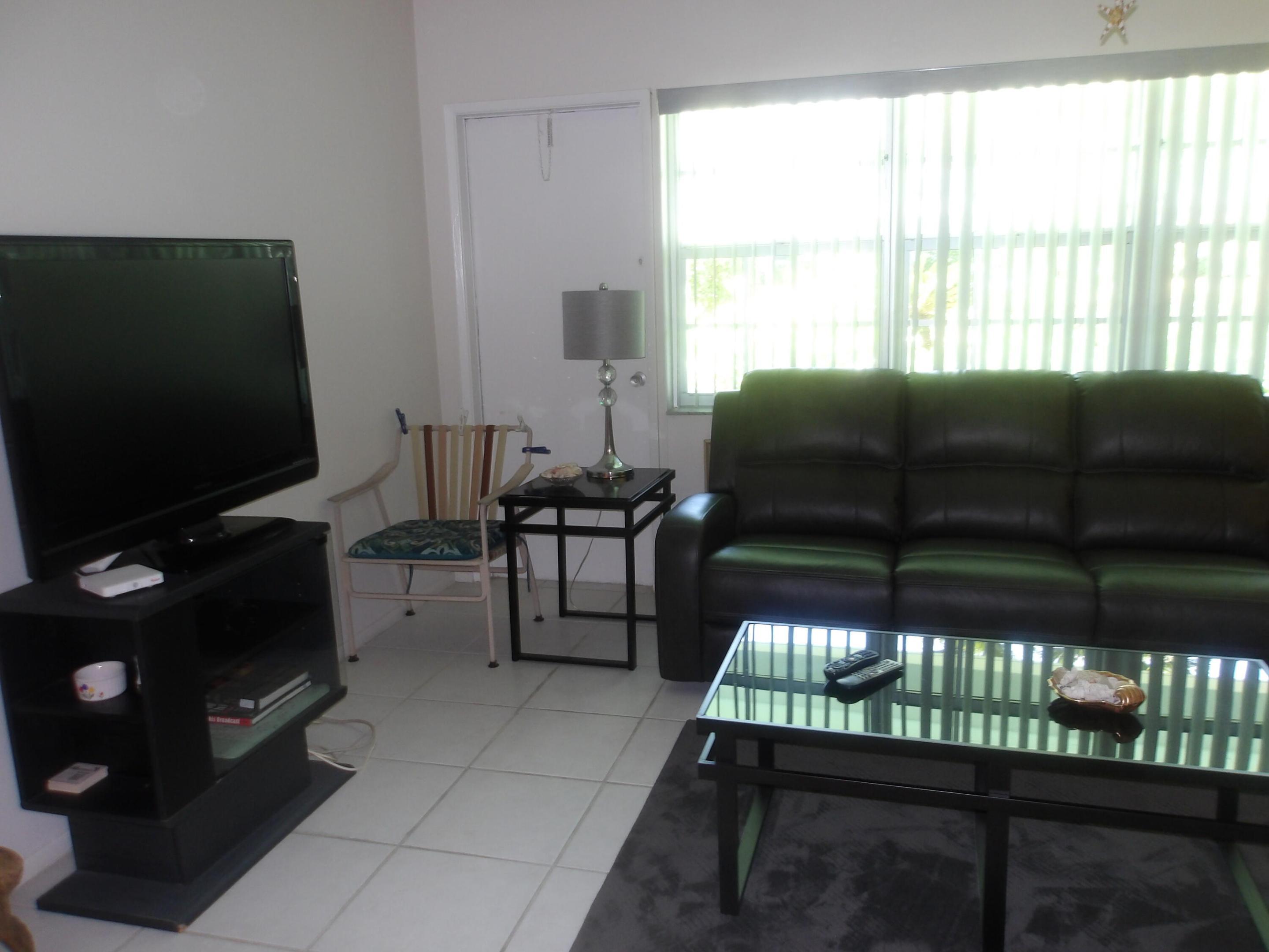 Image 3: JPEG image-A22B81DF8131-1