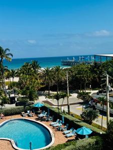 305 N Pompano Beach Blvd