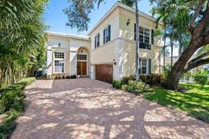 226 N Lakeside Drive