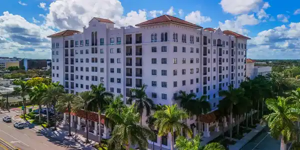 233 S Federal Highway