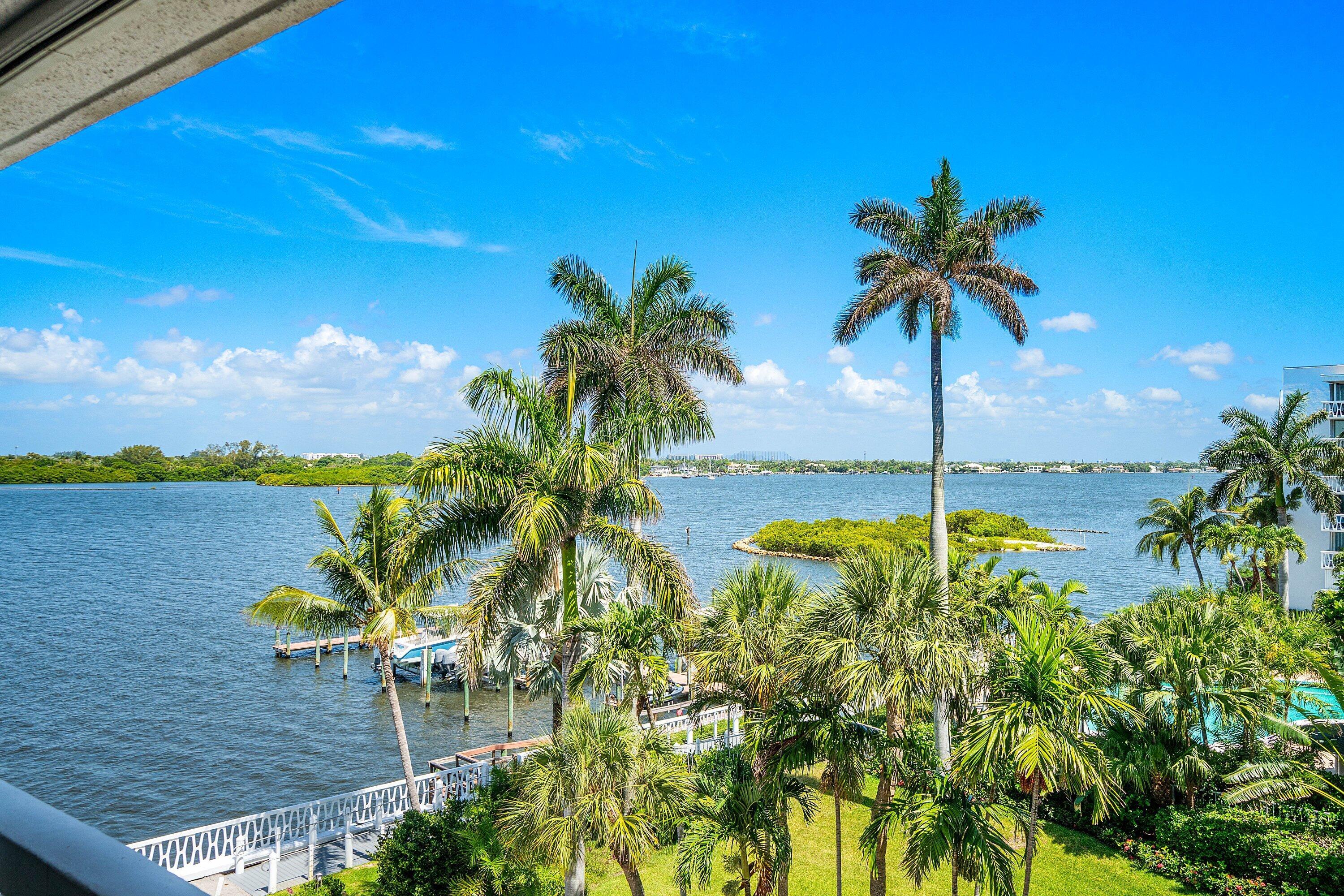 Image 3: View Fabulous Paradise