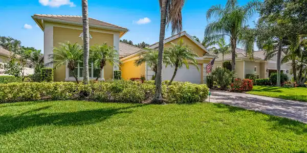1065 RIVER WIND Circle
