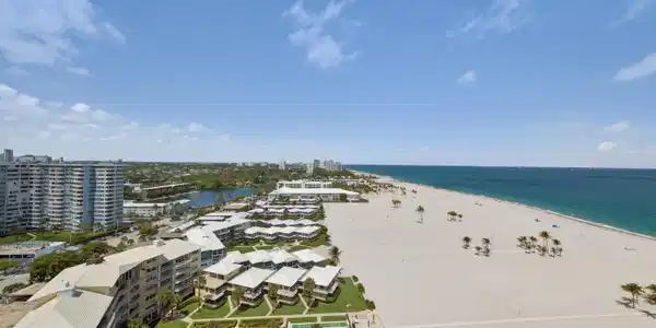 Image 3: Amazing Direct Oceanfront Views and views of the c