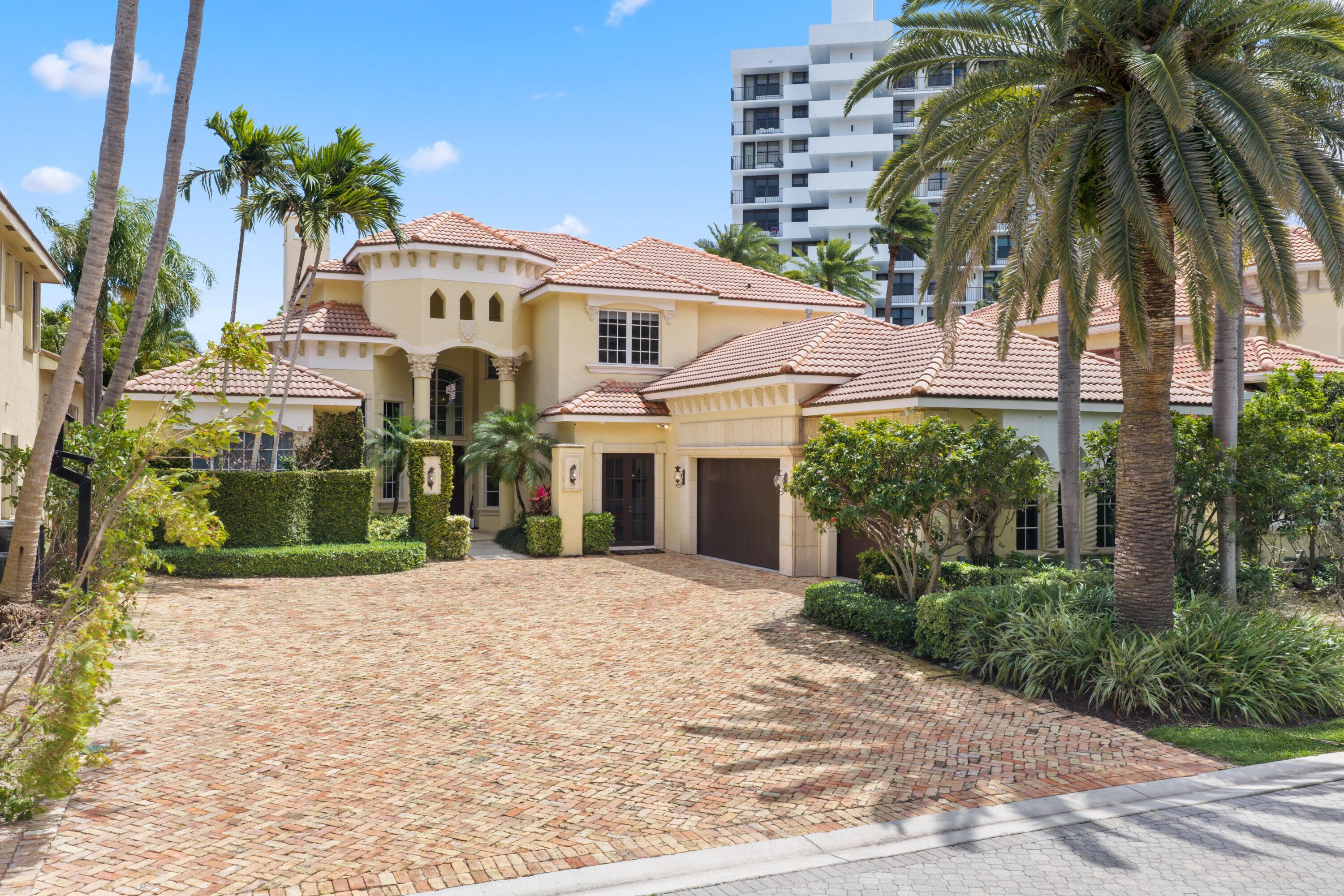 Image 2: 1019 Grand Court - 1.jpg-FULL