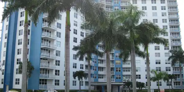 301 N Ocean Blvd