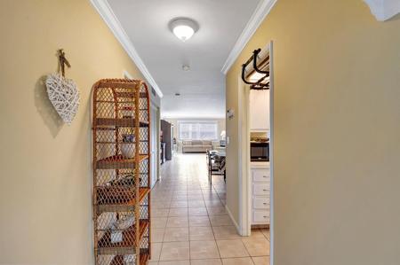 80 Venetian Drive