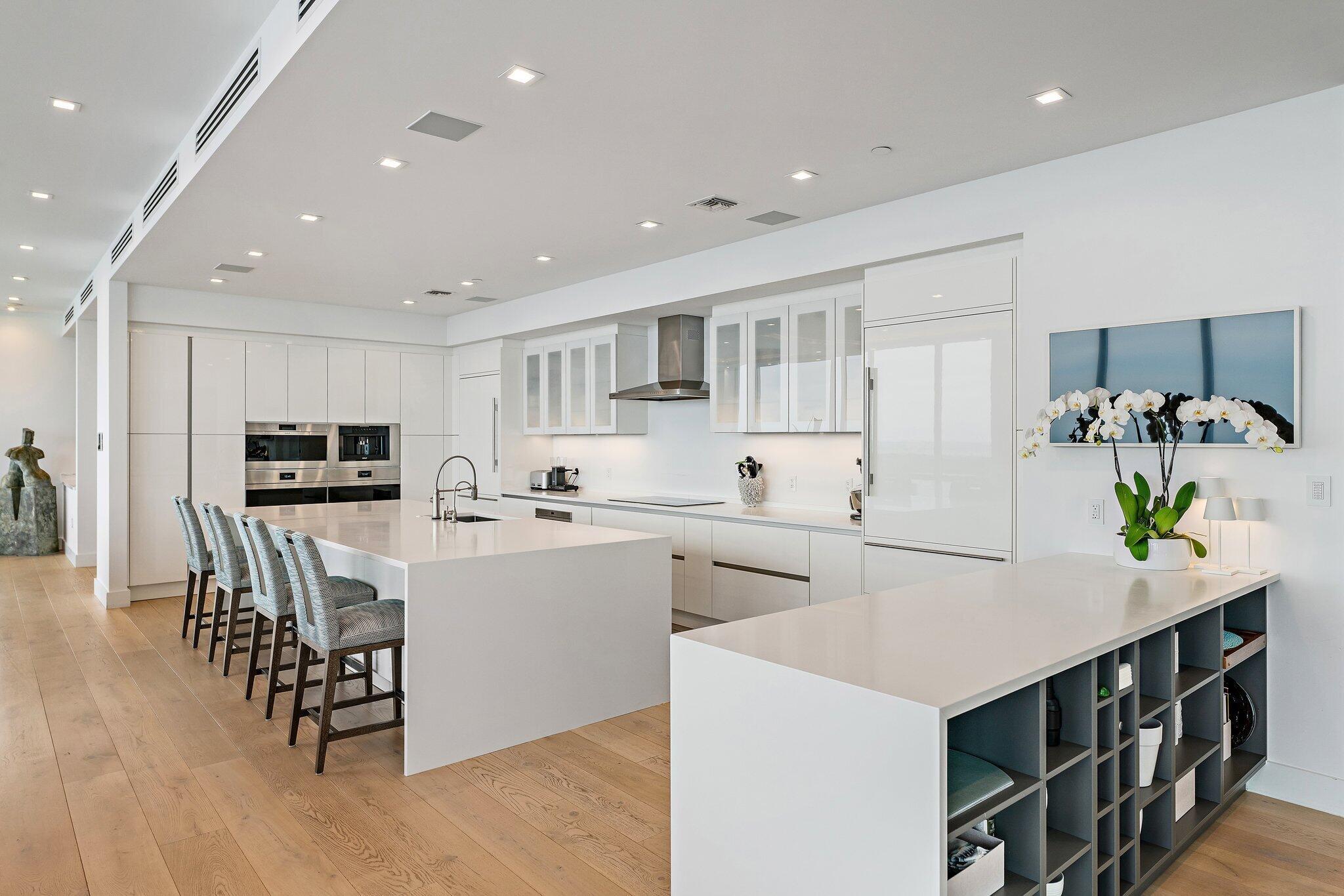 Image 2: Kitchen