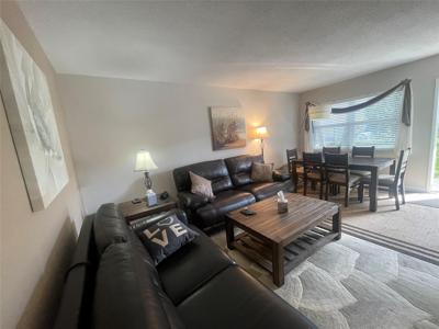 2050 NE 39th St