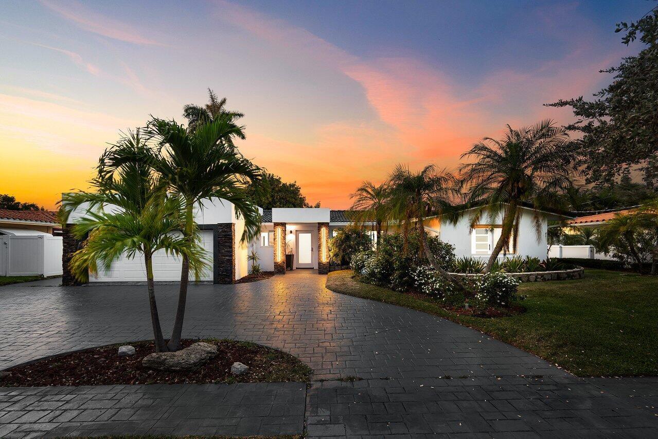 Image 3: Twilight Front C