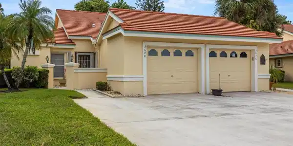3648 SW Whispering Sound Drive