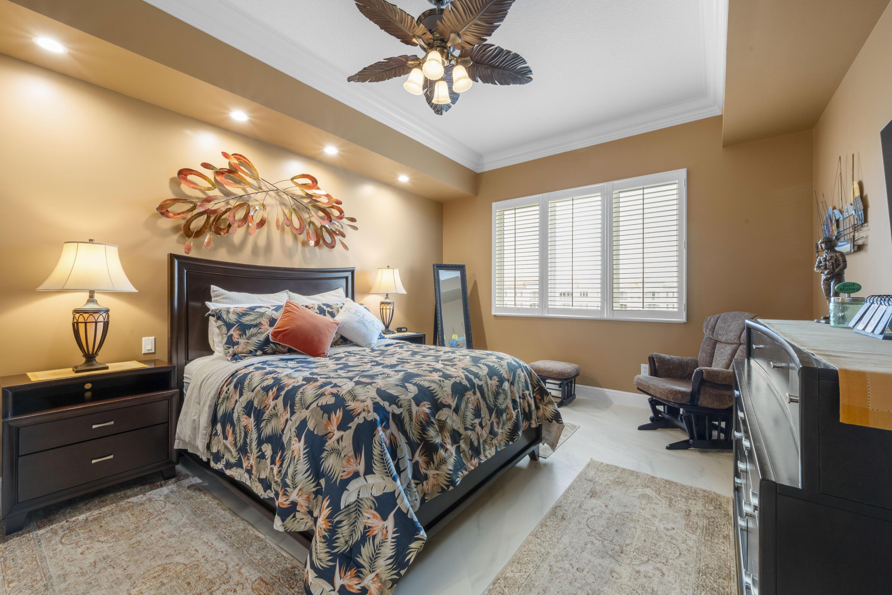 Image 4: Master Bedroom