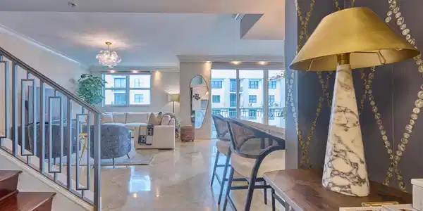 Image 3: Foyer