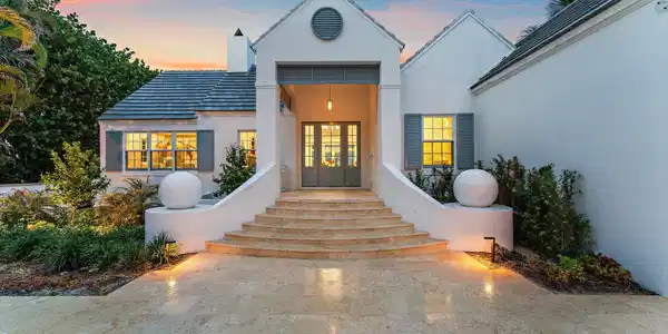 Image 3: Front Elevation