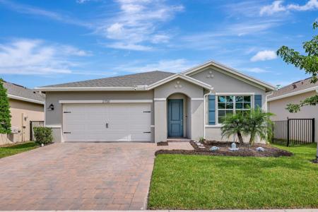 2700 NE Breezeway Circle