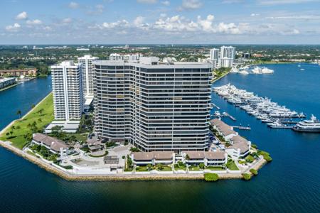 100 Lakeshore Drive