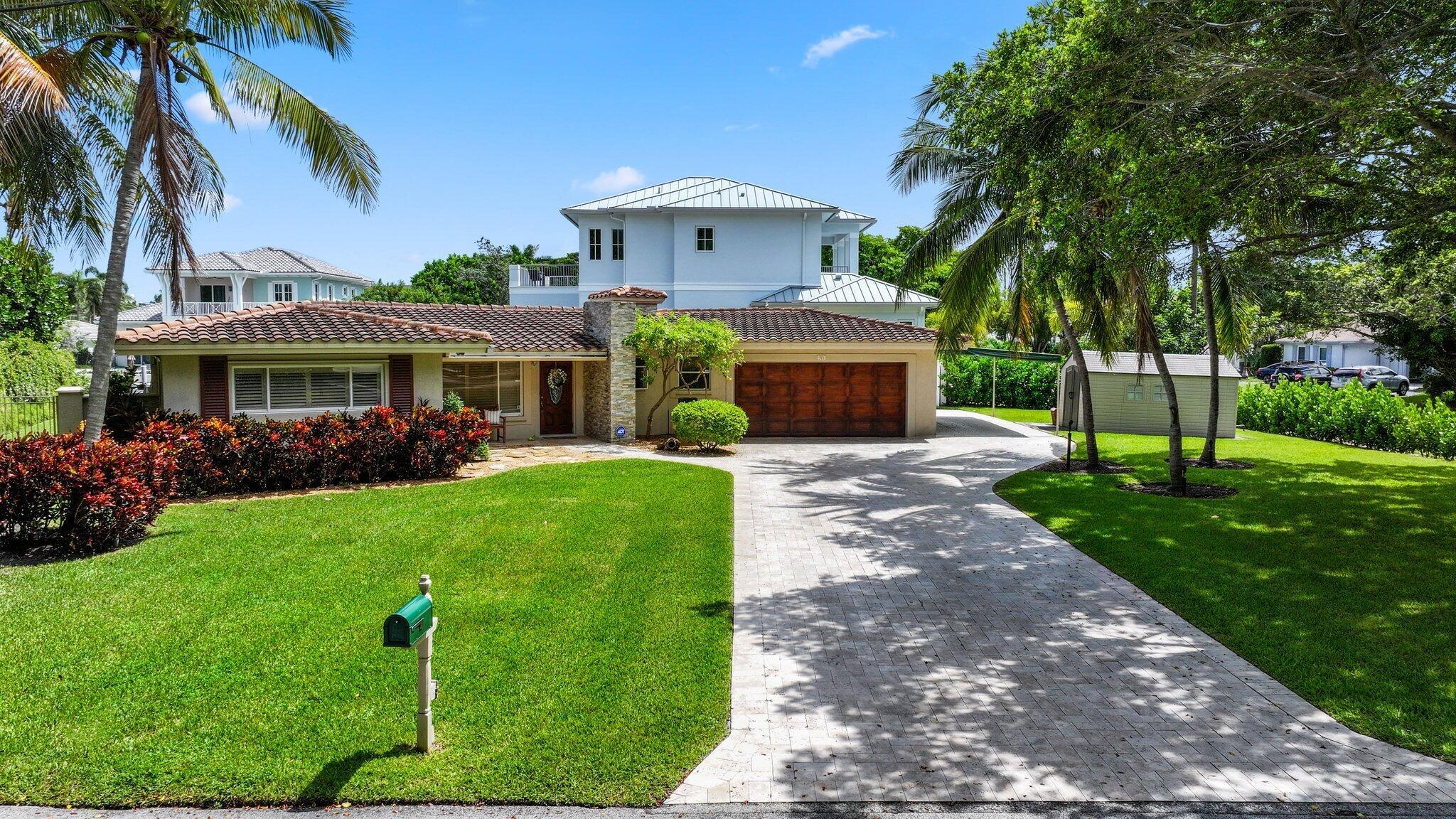 Image 2: 910 Banyan Drive - 1.jpg-SMALL