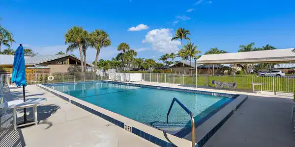 Image 3: Oceanside Terrace