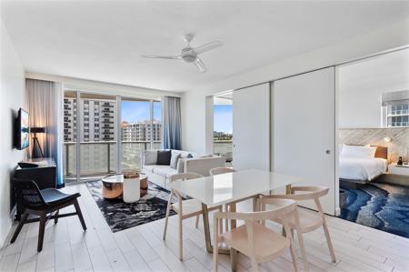 3101 Bayshore Dr