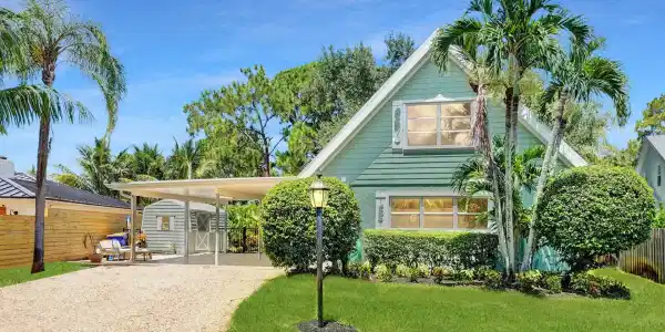 1407 SW Peninsula Lane
