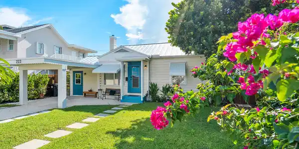 222 S Lakeside Drive
