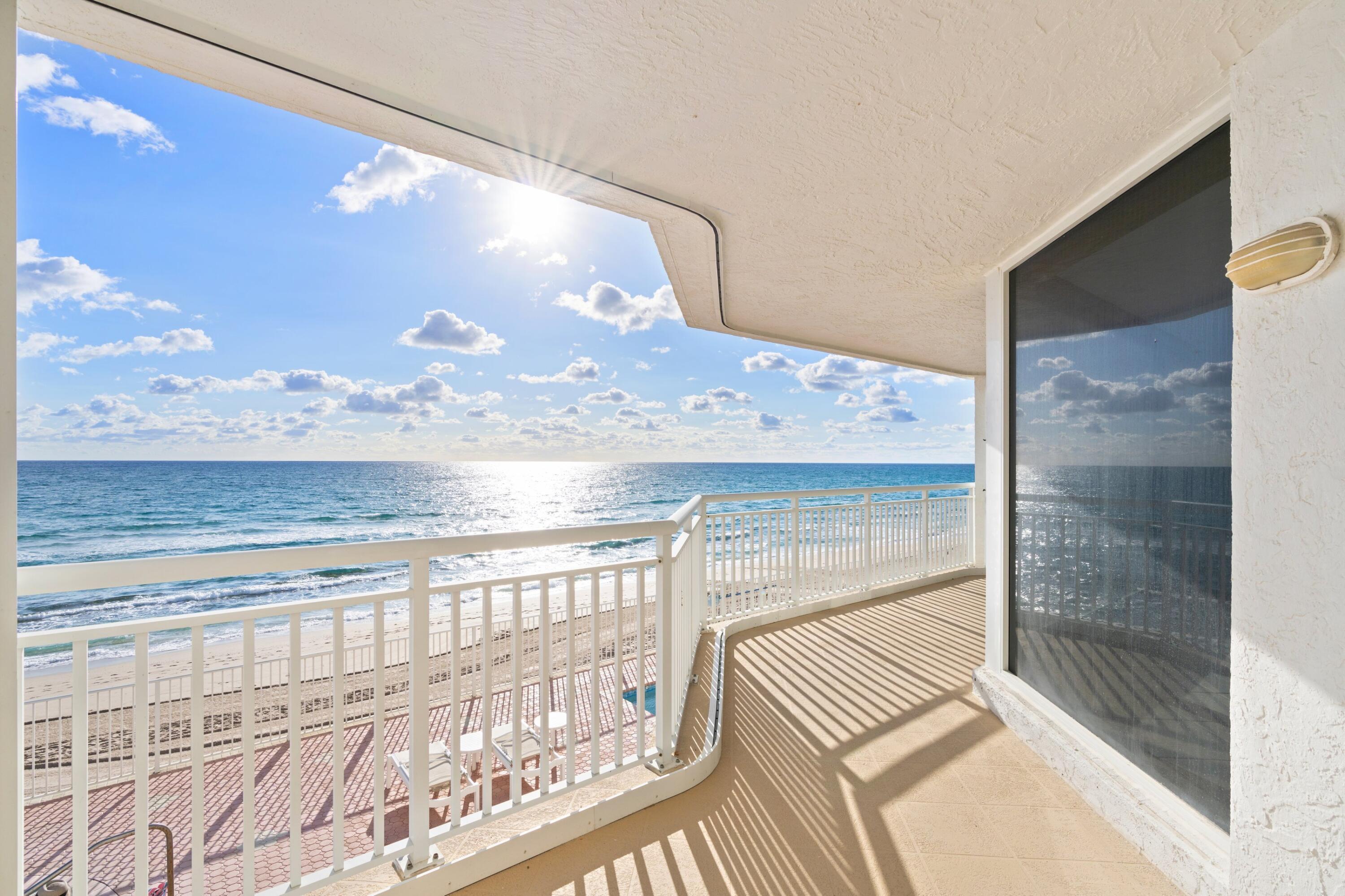 Image 4: Balcony