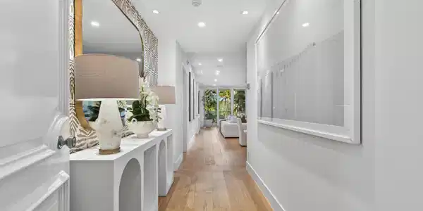 Image 4: 2